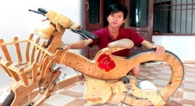9X Quảng Nam chế xe đạp điện từ gỗ ép