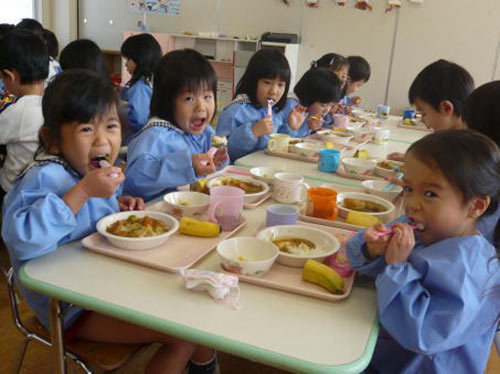 11 kỹ năng sống cấp thiết trẻ cần biết trước tuổi đến trường