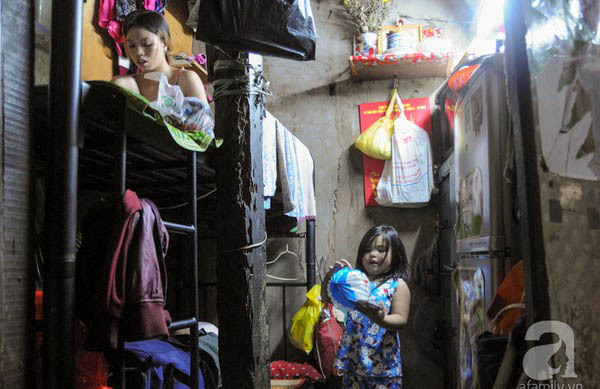 Cảnh sống 7 người trong căn nhà