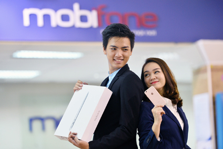 MobiFone mang ‘siêu phẩm’ về tặng khách hàng