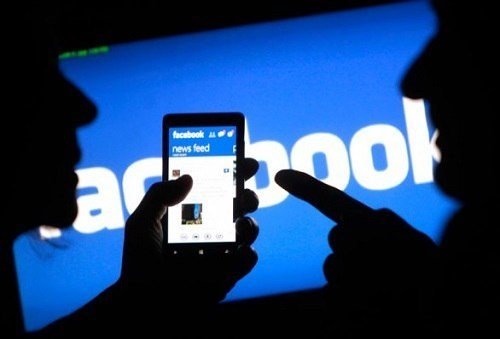 Apple, Facebook, Microsoft, Google bán người dùng... như rau