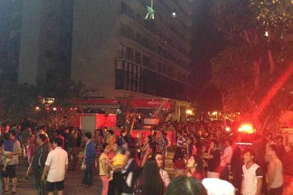 Hà Nội: Dân chung cư Linh Đàm náo loạn vì cháy