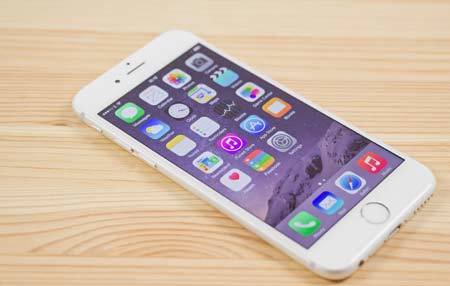 Singapore phạt tù bốn người lừa du khách Việt mua iPhone 6