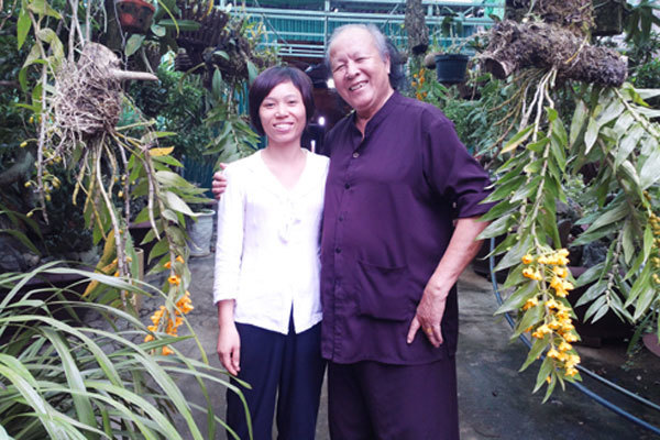 Lý giải chồng già, vợ trẻ cách 52 tuổi không lỡ nhịp 