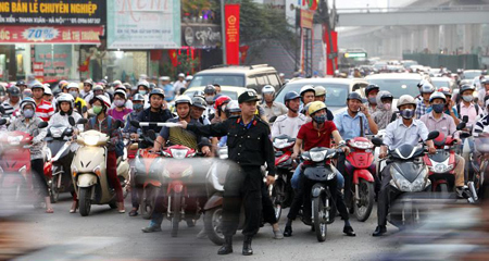 Cảnh sát cơ động xuống đường: Hết cảnh bò đến cơ quan