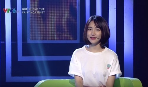 Hòa Minzy thấy hổ thẹn khi là người yêu của cầu thủ