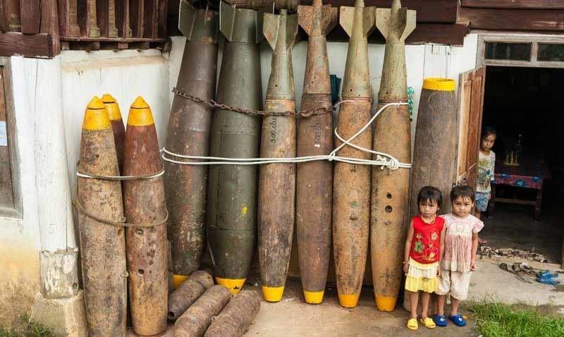 Biến vỏ bom thành vật dụng độc đáo ở Lào