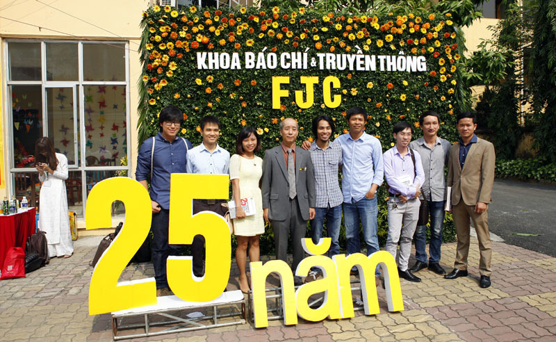 25 năm khoa Báo chí cho 'ra lò' 250 thạc sĩ, tiến sĩ