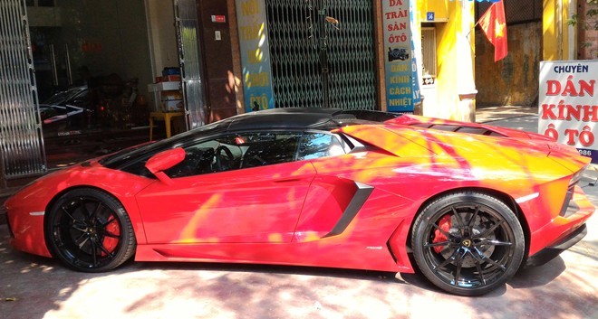 Lamborghini Aventador mui trần đầu tiên về đất Hải Phòng