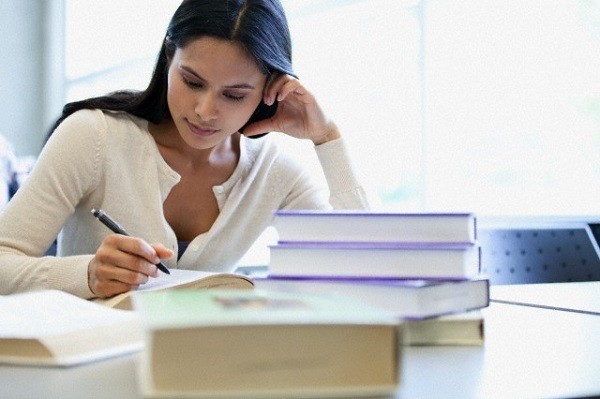 Gửi kết quả xét nghiệm ADN và đơn ly hôn ký sẵn tên đến cho chồng