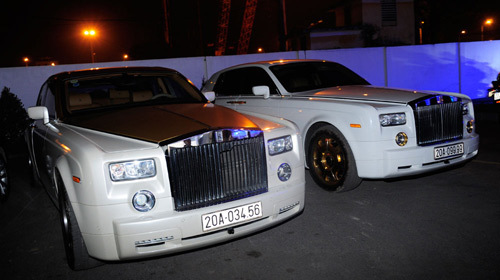 Cặp đôi Rolls-Royce Phantom mạ vàng của đại gia Thái Nguyên