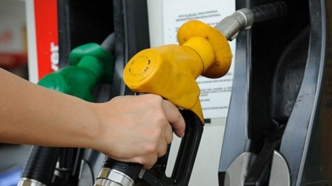 Vì sao bình xăng 50 lít có thể đổ tới 56 lít?