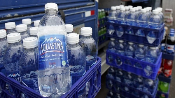 Aquafina chỉ là nước lã đóng chai