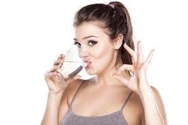 Sự thật chuyện uống nhiều nước sẽ gây hại não, hỏng nội tạng