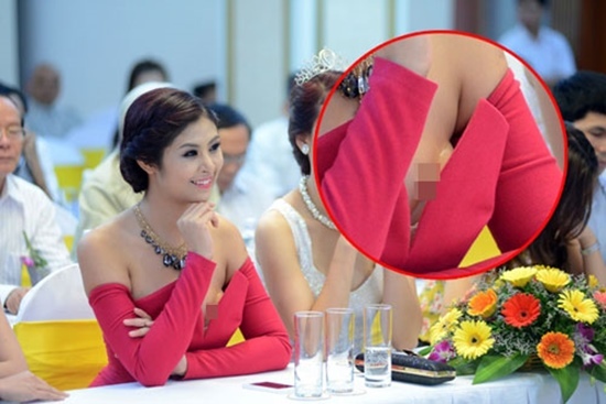 Những lần hớ hênh đến tái mặt của HH Mai Phương Thúy, Ngọc Hân