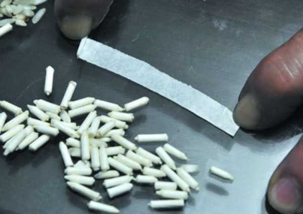 Thức ăn làm từ nhựa, lốp xe, đế giày khiến người tiêu dùng kinh hãi