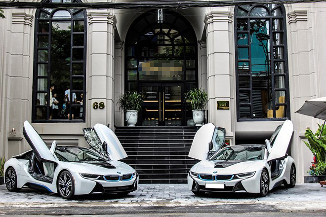 Bộ đôi BMW i8 đầu tiên của ông chủ khách sạn ở Đà Nẵng