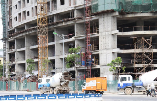 'Cắt ngọn' nhà 8B Lê Trực, sao Thăng Long Tower lại không?