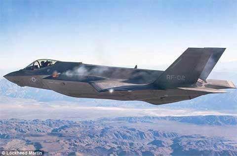 Xem chiến cơ F-35 'nhả' 3.000 viên đạn mỗi phút