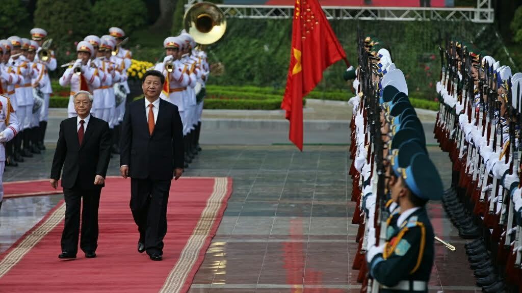 Lãnh đạo Việt-Trung duyệt đội danh dự