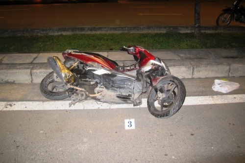 Truy ôtô làm chết người nước ngoài rồi bỏ chạy