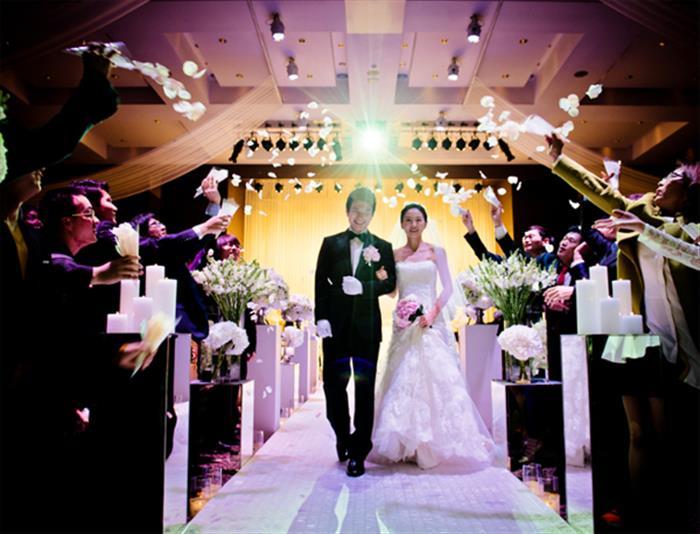 Người Việt: Tiêu tốn 5 tỷ USD tiệc cưới cho các nhà hàng