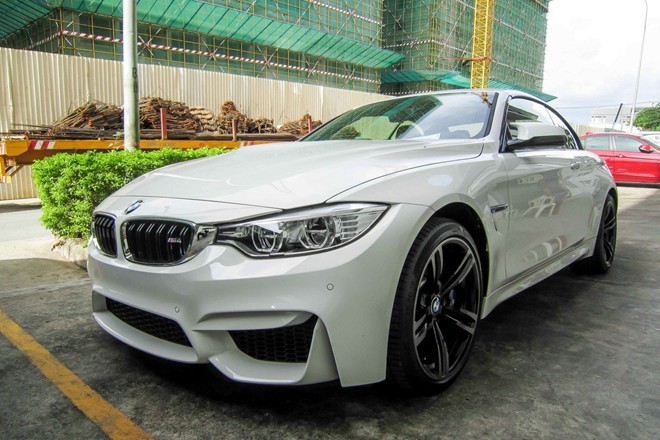BMW M4 mui trần giá 4,2 tỷ đồng tại VN