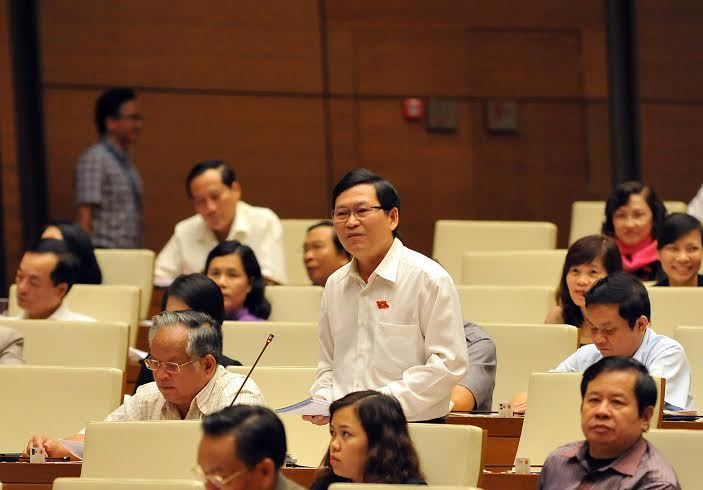 Đóng thuế vẫn phải 'móc' tiền túi cho dịch vụ công