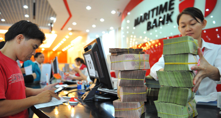 Rầm rộ ra quân mảng bán lẻ, nhà băng hái ‘trái ngọt’