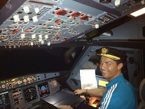 Choáng với máy bay mới tậu của Ronaldo