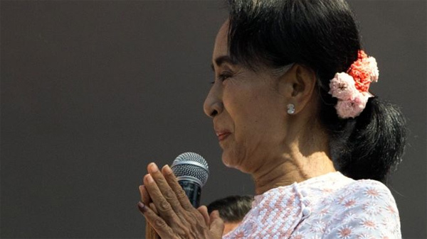 Đảng của bà Suu Kyi thắng cử vang dội