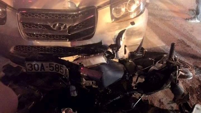 Truy đuổi nhau gần Keangnam, ô tô đâm cô gái tử vong