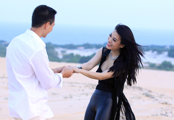 Kim Lý nói lời yêu và khóa môi Trương Ngọc Ánh