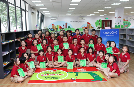 Học sinh cùng đọc sách lập kỉ lục Việt Nam
