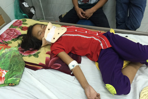 Bé gái  Xơ Đăng cần 40 triệu để không bị liệt