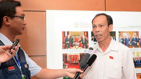 'Tôi rất đau đầu khi tiếp xúc cử tri'