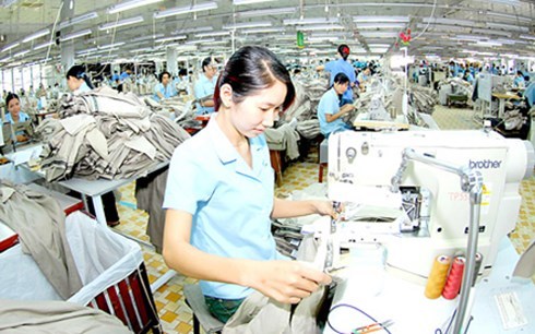Giảm thuế, hụt thu: Trả giá TPP?