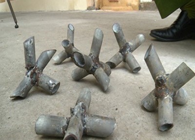 Đặt chông sắt bẫy ôtô, 8 người bị bắt