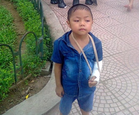 Bố mẹ bệnh tật, nhịn đói dành tiền chữa bệnh cho con