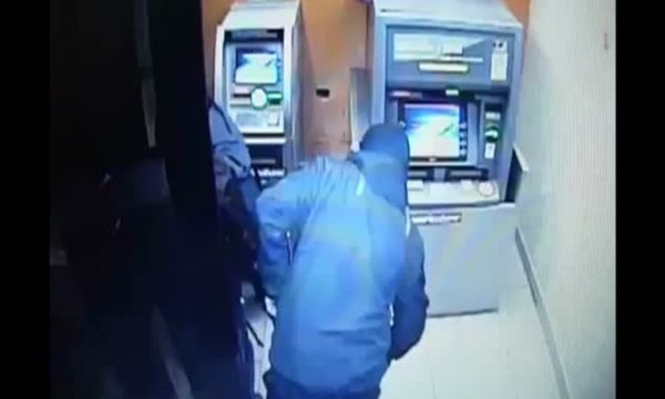 Nhóm người nước ngoài phá ATM, trộm gần 4 tỷ đồng