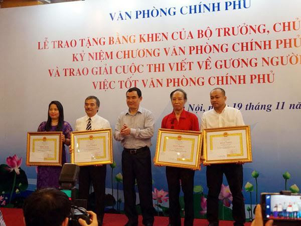 VietNamNet nhận bằng khen của Văn phòng Chính phủ