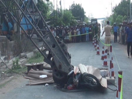 Diễn biến mới vụ sập cần cẩu, 3 mẹ con chết thảm