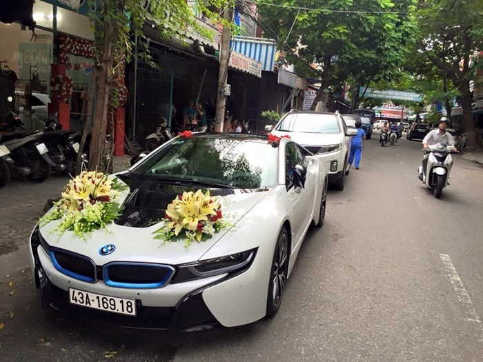 Đại gia, Đà Nẵng dùng, siêu xe, BMW i8, đón dâu