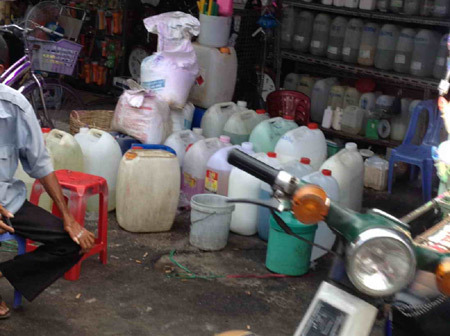 Cam go cuộc chiến chống nước rửa chén bẩn