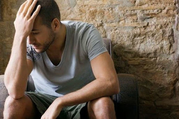 Muốn ly hôn khi vợ đòi “thuê người đẻ” vì sợ mất dáng