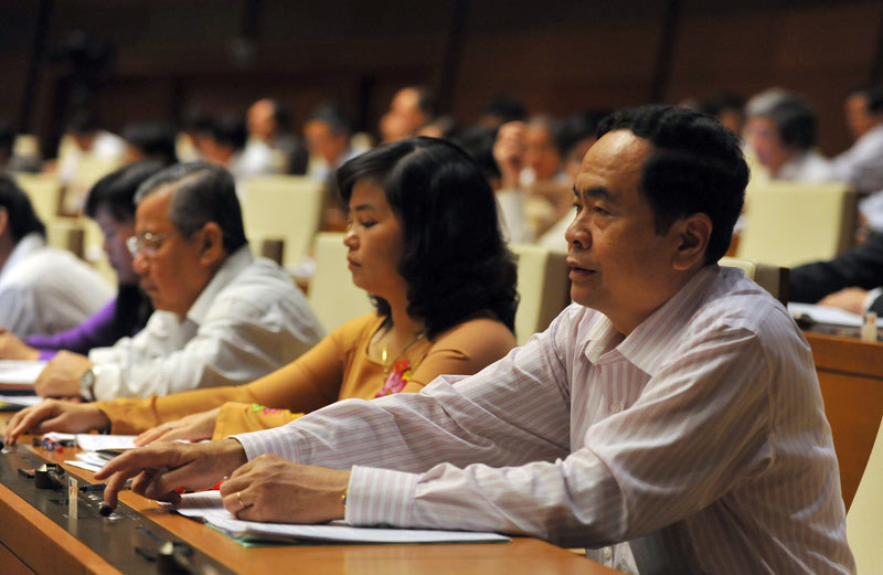 Cấm tra tấn, truy bức người bị tạm giam