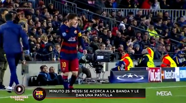 Messi uống thuốc khi đang thi đấu với Roma