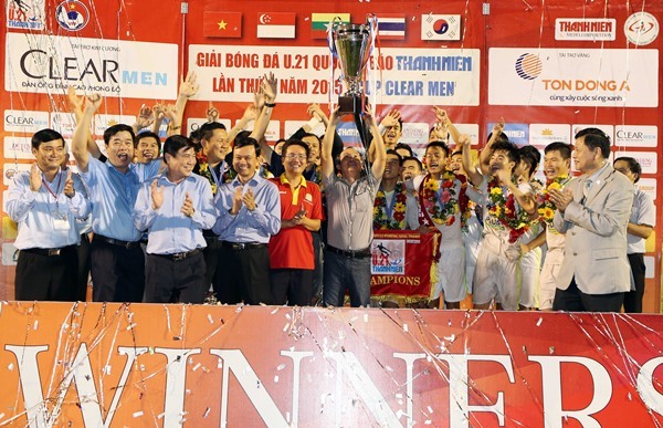 Hạ U19 Hàn Quốc, U21 HAGL bội thu tiền thưởng