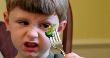 Biếng ăn ở trẻ: Hiểu tường tận, trị đúng cách