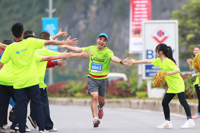 300 VĐV tranh tài tại giải bán marathon quốc tế Hạ Long